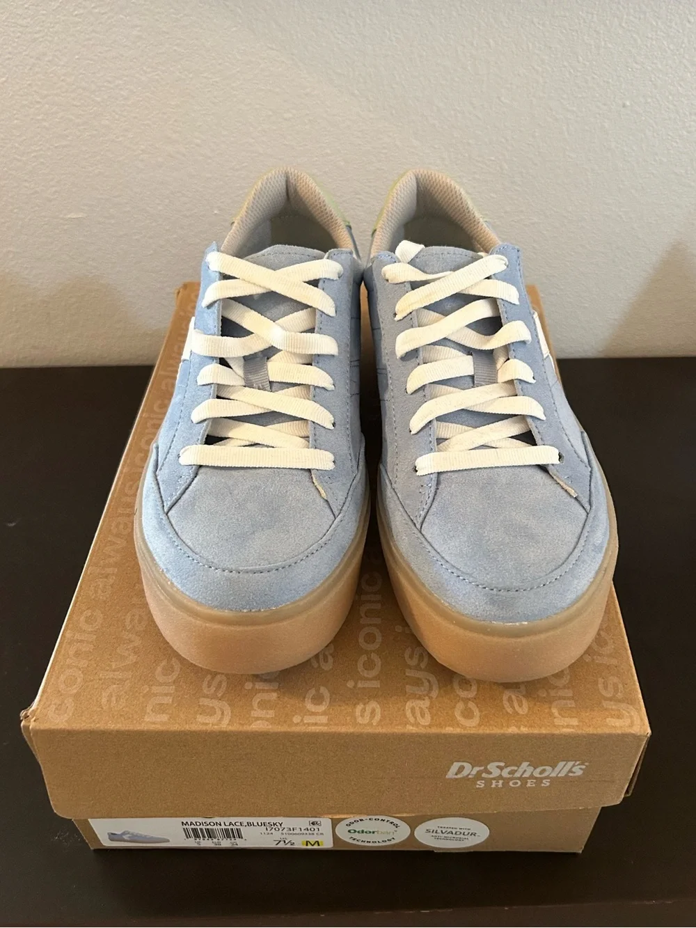 Dr Scholls 🌀NWT! Women’s Light Blue faux suede Lace-Up Sneaker